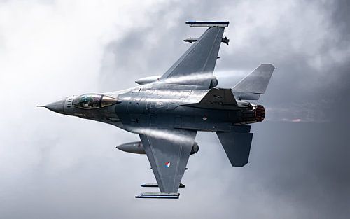 Dutch F-16 leaves Volkel
