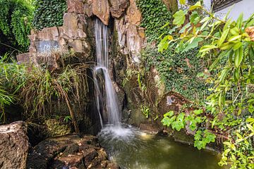 Waterval in de Chinese tuin van Thomas Riess