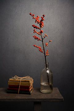 Books and berries van John Goossens Photography