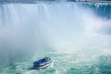 The "Maid Of The Mist" at Niagara Falls by Henk Meijer Photography