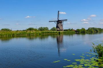 Moulin au bord de l'eau près de Kinderdijk