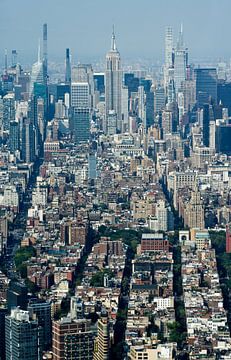 New York City uitzicht op Empire State Building en Billionares Row NYC van Mario Goossens