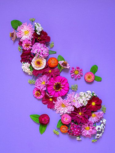 Floral Symphony - where petals dance with joy! van Bloom Gallery