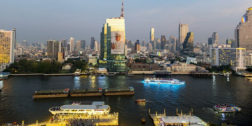 Magical Bangkok: Lights over the Mae Chao Praya by Walter G. Allgöwer