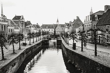 Amersfoort Koppelpoort Blick auf die Eem in schwarz-weiß (Landschaft) von Amersfoort Fotoprint