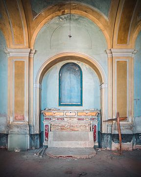 Verlaten Kerk in Apice Italië. van Roman Robroek - Foto's van Verlaten Gebouwen