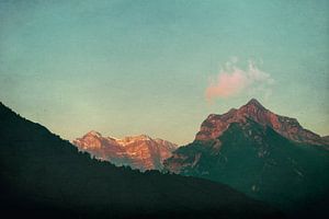Schweizer Alpen im Morgenlicht von Dirk Wüstenhagen
