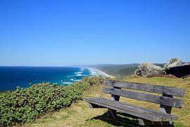 Bank bij het strand van Frank's Awesome Travels