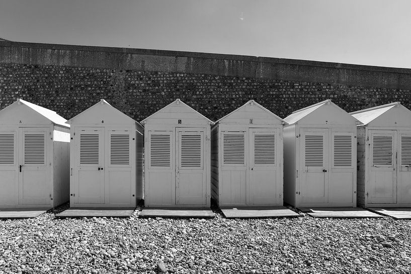 Zomerse strandhuisjes Normandië Frankrijk van Marleen Dalhuijsen