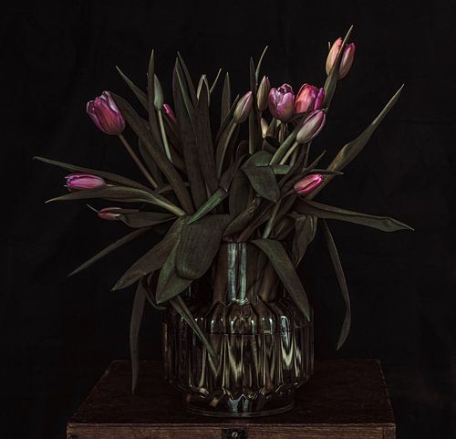 Tulpen in einer Vase von Irene van de Wege