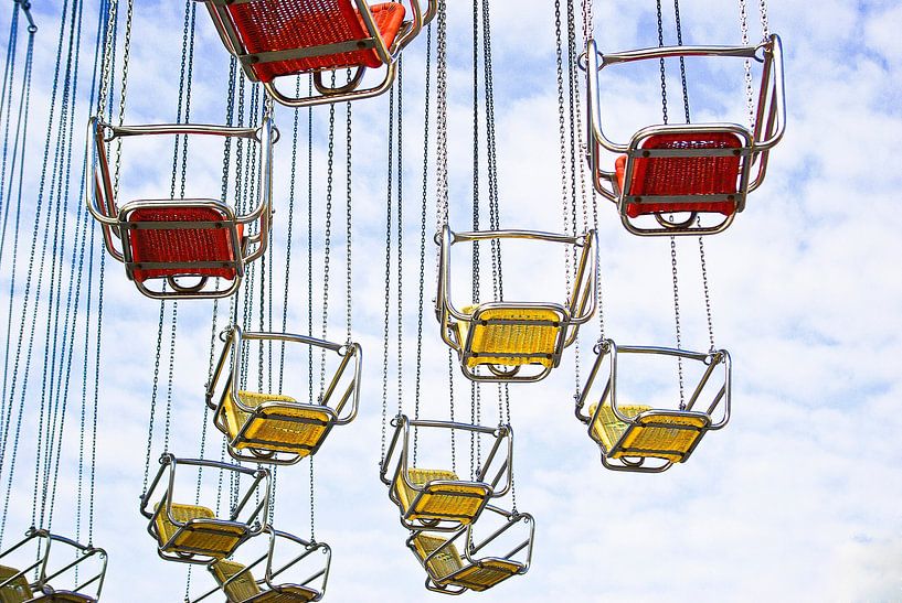 Chain carousel 2 by Norbert Sülzner