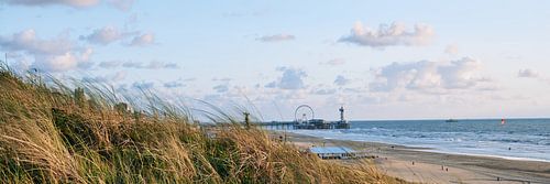 Panorama de la jetée de la plage de Scheveningen - La Haye