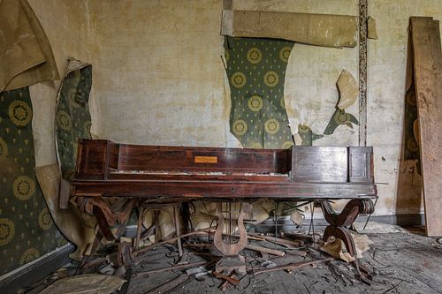 Lost Place - Abandoned Piano
