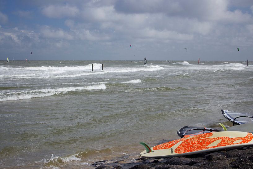 surfing by Jellie van Althuis