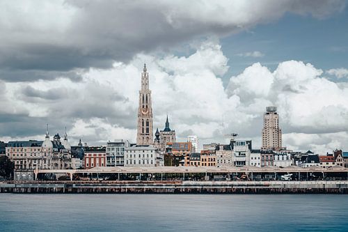 Antwerpen – Stadt zwischen Wasser und Wolken