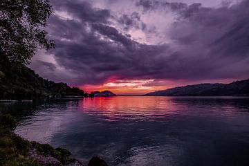 Sonnenuntergang Schweiz Thunersee von Gig-Pic by Sander van den Berg