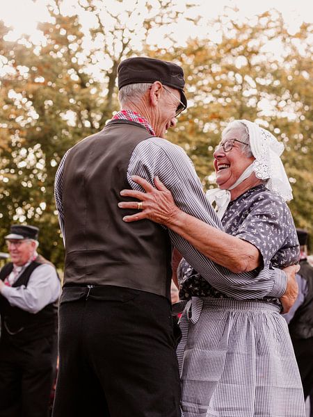 Farmer Dancers Veluwe by Marieke Schuit - Grift