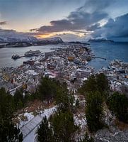 Ålesund depuis Aksla au coucher du soleil en hiver