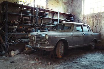 abandoned alpha romeo by Kristof Ven