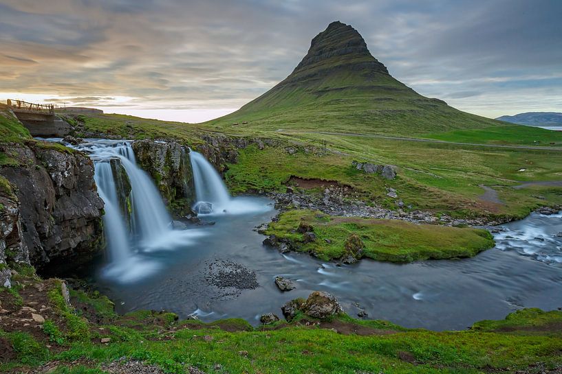 Kirkjufellsfoss by Menno Schaefer