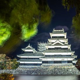 matsumoto castle by Stefan Havadi-Nagy