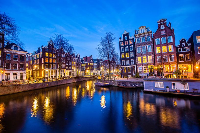 Amsterdam in the evening by Kevin Baarda