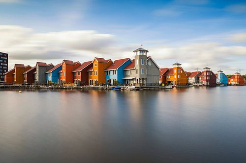 Les maisons en bois du port de Reitdiep au coucher du soleil