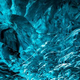 CAVE DE GLACE BLEUE, formation de glace bleue sur Caroline De Reus