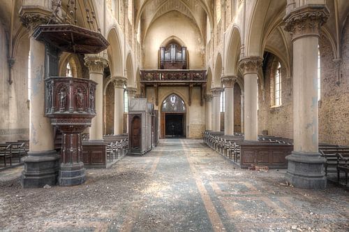 Vieille église abandonnée.