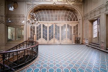Verlassener Art-Déco-Raum. von Roman Robroek – Fotos verlassener Gebäude