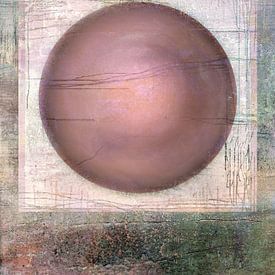 Illusion with circle discreetly brighter by Claudia Gründler