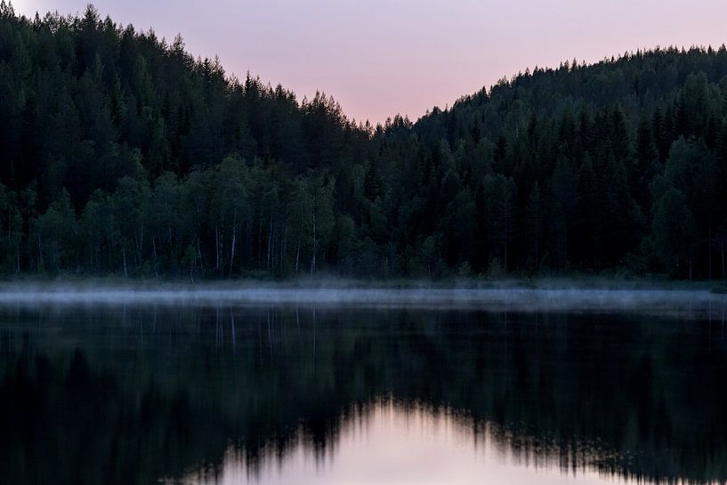 Coucher de soleil en Scandinavie. Reflets sur l'eau par Karijn | Fine art Natuur en Reis Fotografie