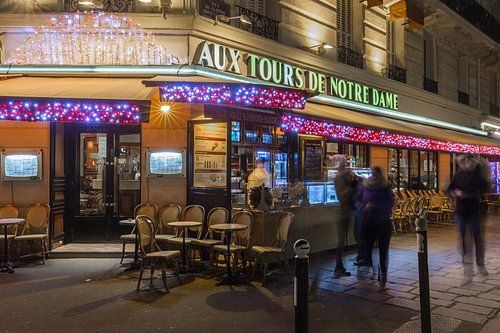 Aux Tours de Notre-Dame by night