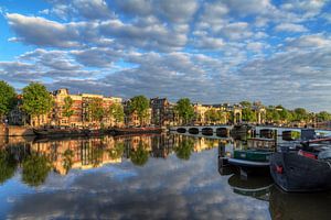 Reflexion der Amstel-Wolke von Dennis van de Water