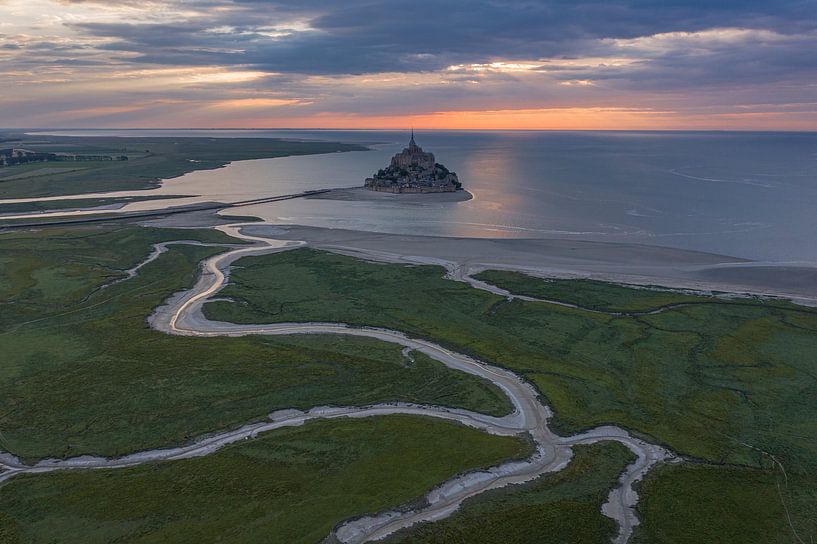 Mont Saint Michel bei Sonnenuntergang von Easycopters