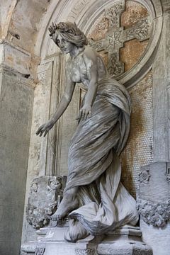 Engel (vrouw) in de "Cimitero monumentale di Staglieno", één van Europa's grootste begr