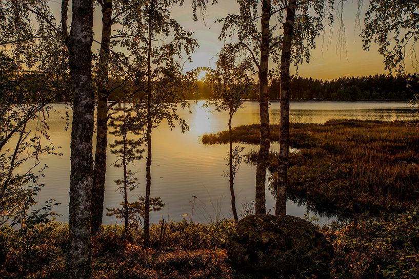 "Zonsondergang" over een meertje in Dalarna, Zweden. par Kaj Hendriks