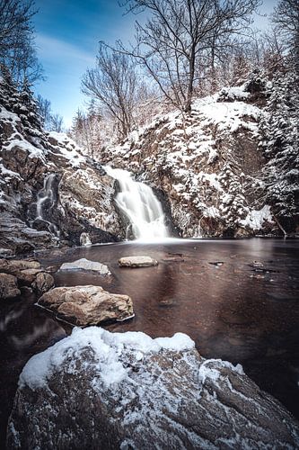 Photo d'hiver de la cascade du Bayehon, Wallonie, Belgique