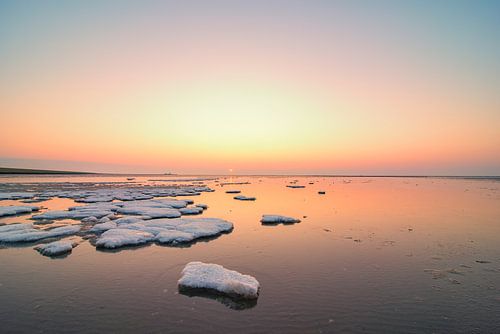 IJsschotsen op het wad bij Schiermonnikoog in de Waddenzee