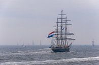 De Stad Amsterdam op zee met ZKH aan boord van Brian Morgan thumbnail