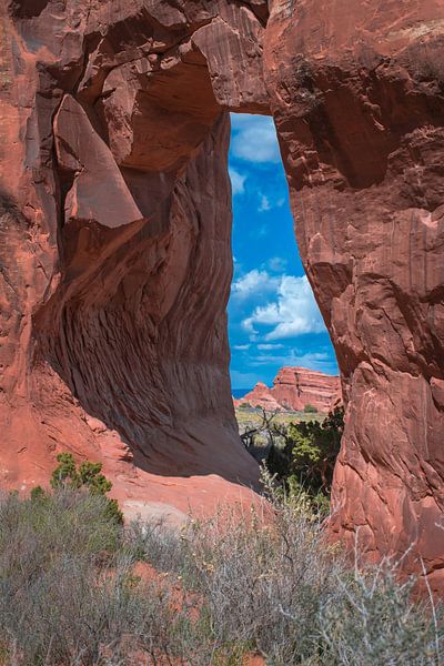 Doorkijkje in Arches Nationaal Park, Utah van Rietje Bulthuis
