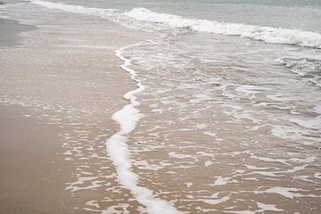 Strand, Zee & Water | Minimalistische fotografie van Noraly Verriet