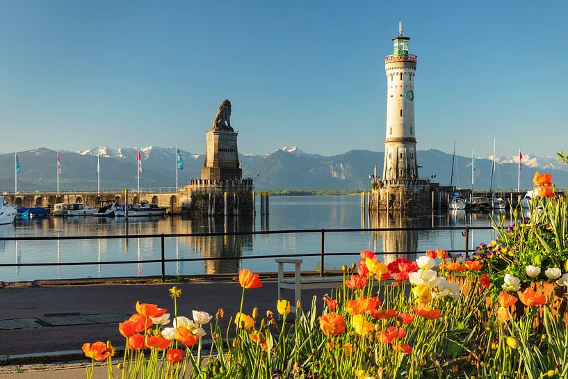 Lighthouse and Bavarian Lion in the harbour of Lindau at Lake Constance by Markus Lange