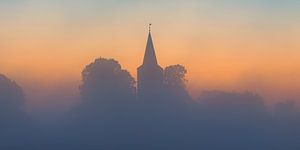 Panoramablick auf den Sonnenaufgang in Eenum