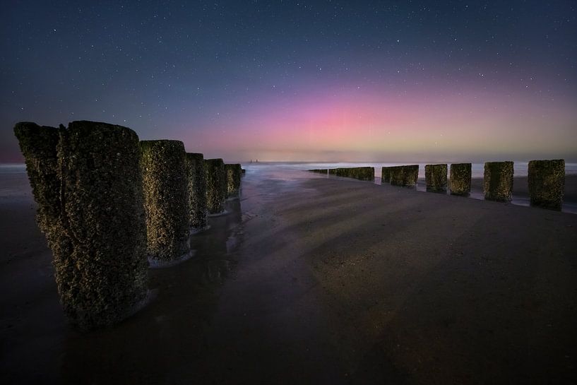 Nordlicht über Domburgs Strand von Thom Brouwer