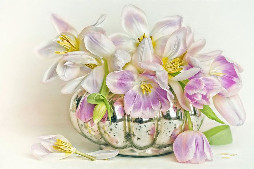 Flower Romantic - Tulips end by Lizzy Pe