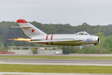 Mikoyan-Gurevich Mig-17F Fresco met naverbrander. van Jaap van den Berg