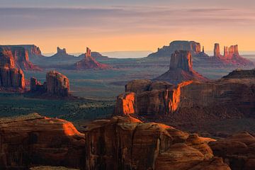 Sunrise from Hunts Mesa in Monument Valley