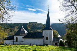 Ouren church by Merijn Loch