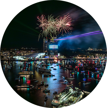 Vuurwerkshow SAIL Amsterdam 2025 met ADAM Toren en Het Ij